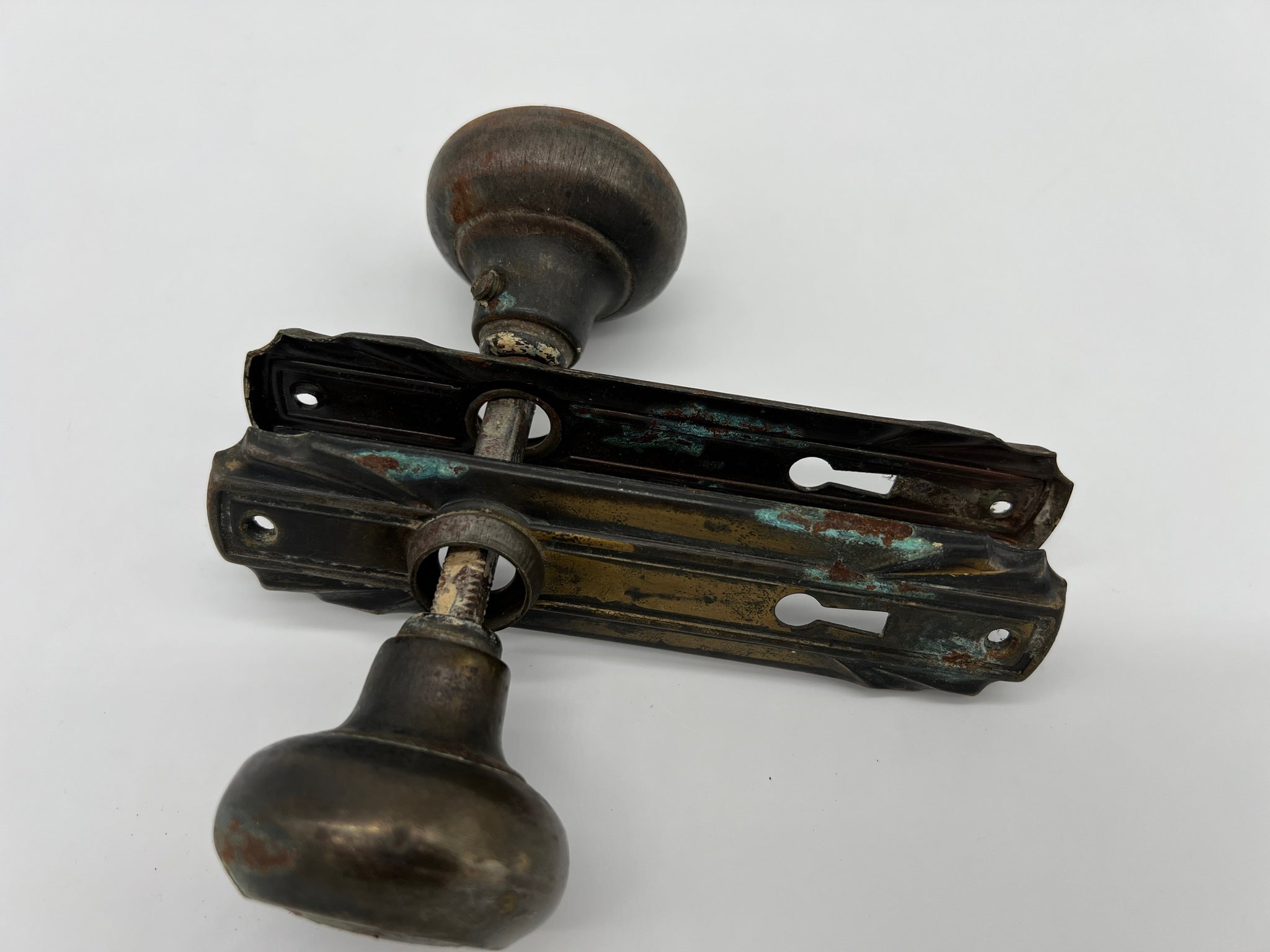 interior door knob with key lock
