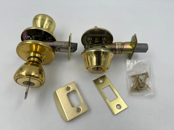 10664 - AS - Kwikset Key-Lock Handle & Deadbolt Set - Bright Brass - VGC - Box 17
