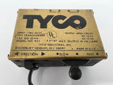 10748 - T - HO Scale - Tyco Train Set - 70's Era - Tracks - Transformer - Engine & 6 Train Cars - Box 9B