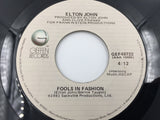 9189 - M - 45 RPM Record - Elton John - Nobody Wins - Fools in Fashion - 1981 - Geffen - Box 23